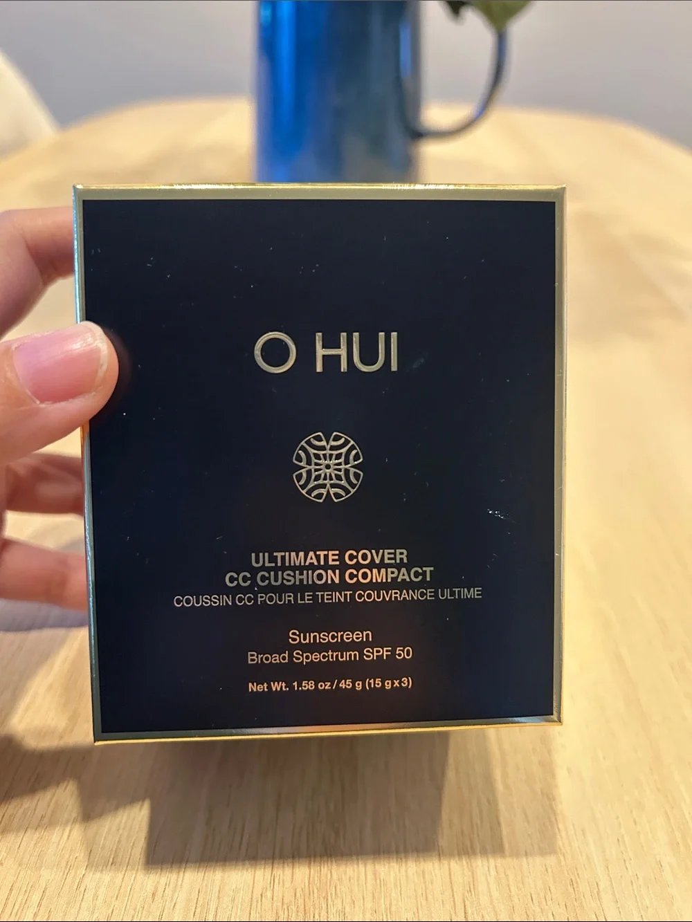 Ultimate Cover CC Cushion Compact - 01 Light Beige